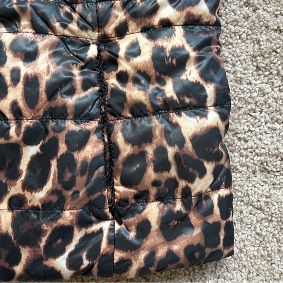 Johnston & Murphy Reversible Leopard Cream Vest Size XS - Picture 9 of 11